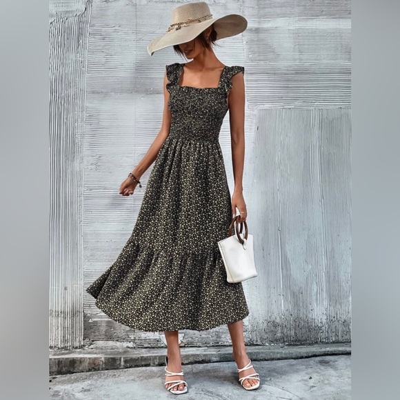 Beautiful womens L DRESS - Picture 1 of 3